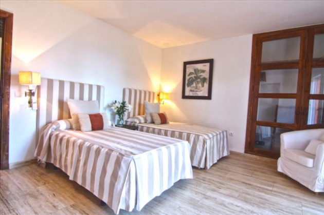 villa 42-5 bedrooms-san miguel03